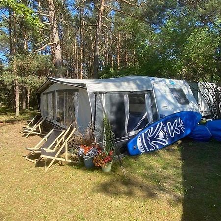 فندق Przyczepa Abordaz Na Campingu Kormoran هيل المظهر الخارجي الصورة