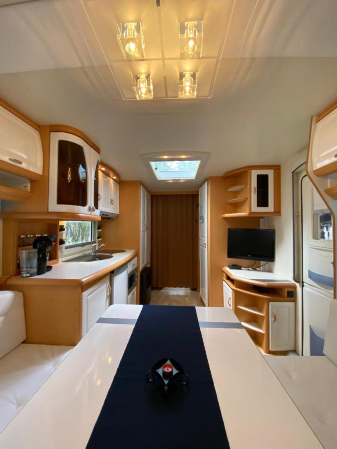 فندق Przyczepa Abordaz Na Campingu Kormoran هيل المظهر الخارجي الصورة