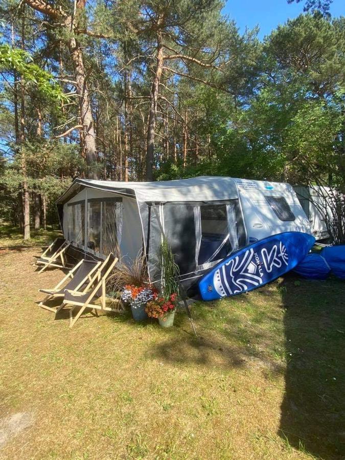 فندق Przyczepa Abordaz Na Campingu Kormoran هيل المظهر الخارجي الصورة