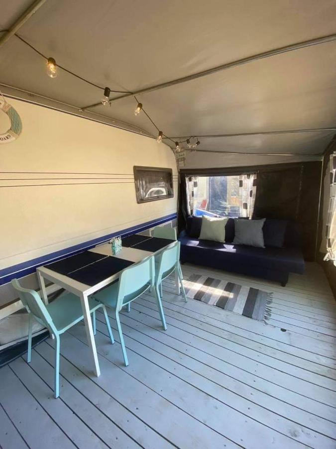 فندق Przyczepa Abordaz Na Campingu Kormoran هيل المظهر الخارجي الصورة